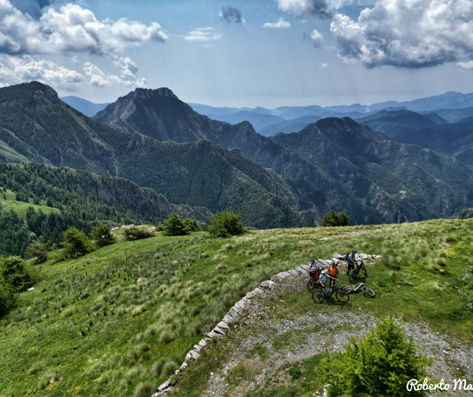 Mountain Bikers close to Balcone di Marta on the Alta Via del Sale